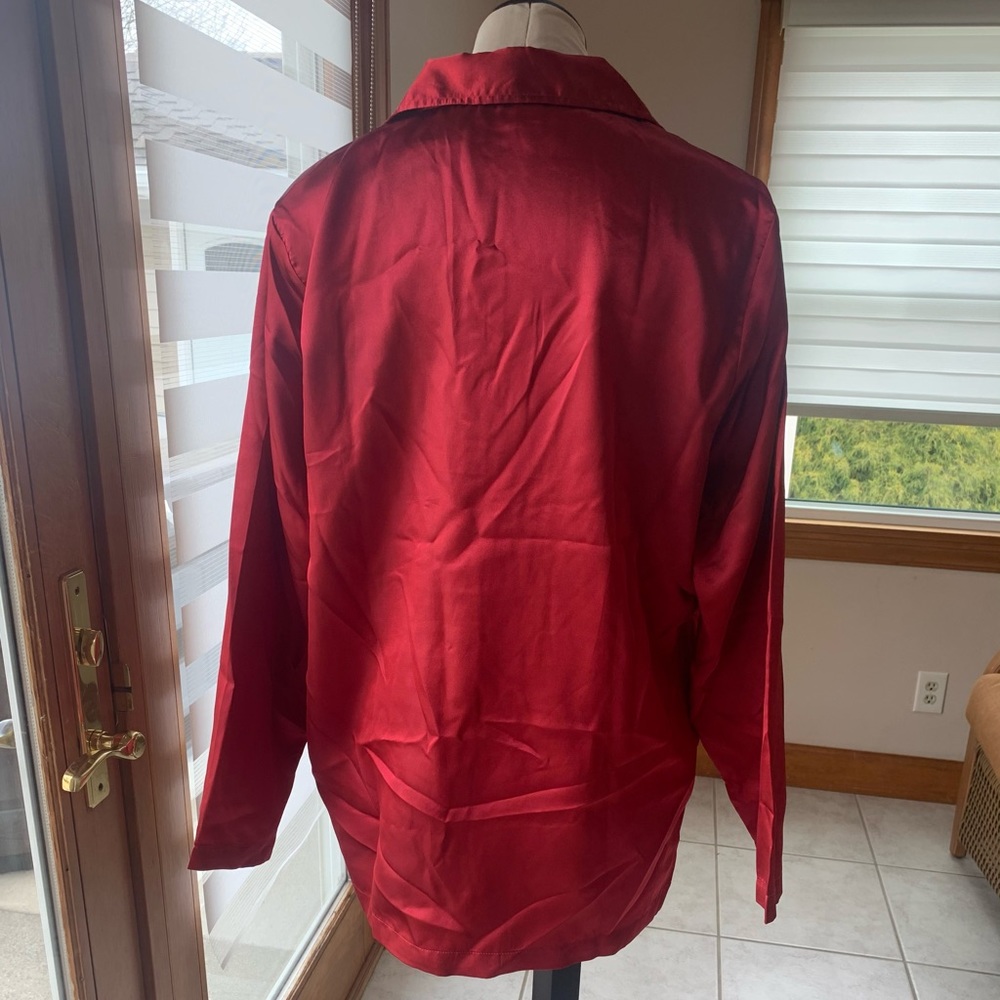 🪐✨Red silk button down - Picture 2 of 3